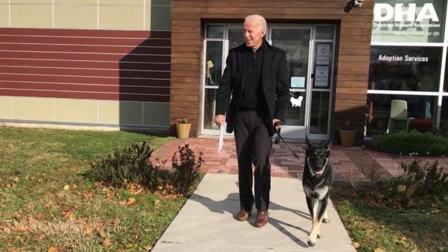 USA :  Le nouveau président, Joe Biden s’est fracturé le pied…
