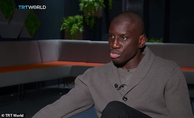 PSG-Basaksehir: Demba Ba en veut à Thomas Tuchel pour son attitude