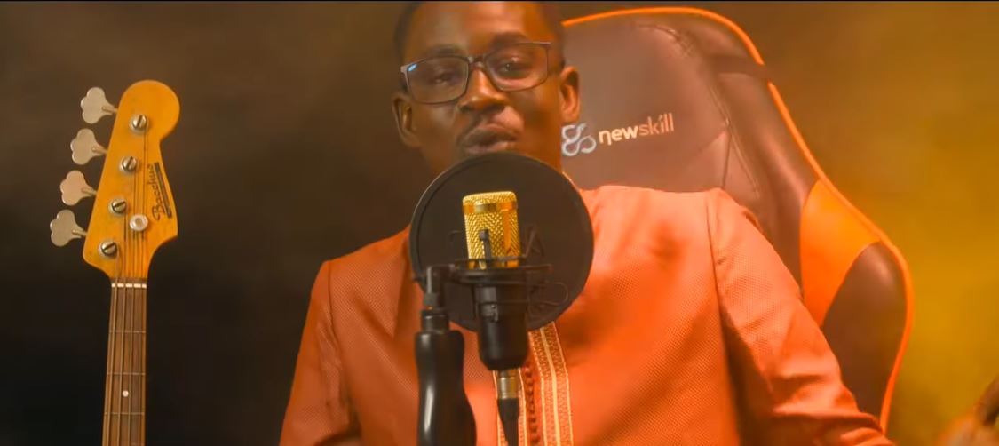 Aboubakry samb dévoile le clip « Ya Rasulallah » (Cover du morceau de Youssou Ndour )