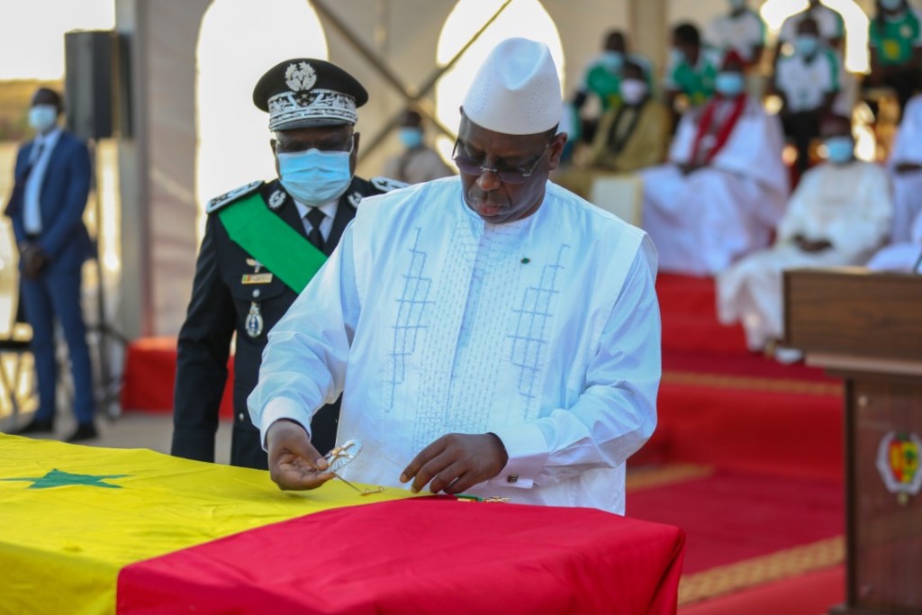 Pape Bouba Diop – Grand Officier de l’Ordre National du Lion :  Une 1ère pour un sportif