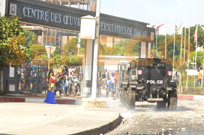 Ucad : Pourchassés par des étudiants, des policiers fuient