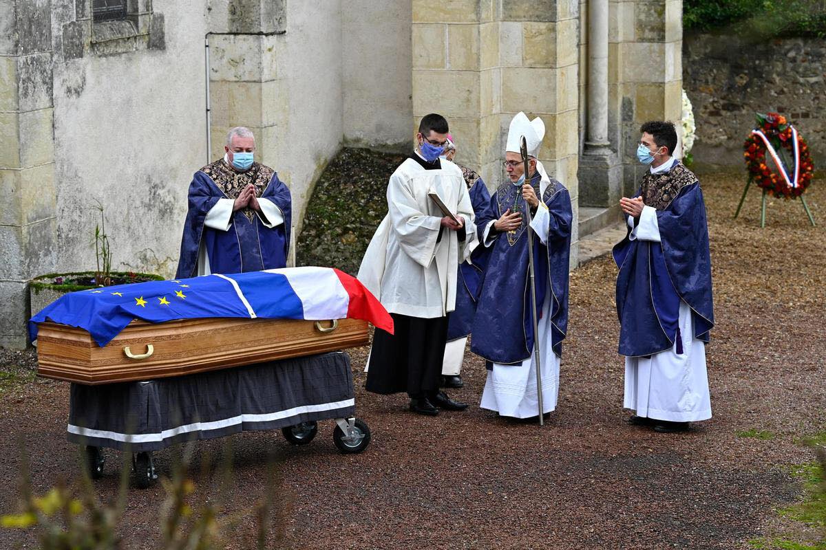 France : Giscard d’Estaing a été inhumé dans la plus stricte intimité (Photos)
