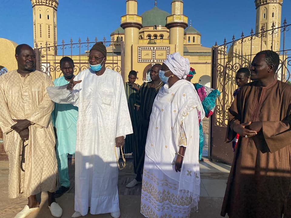 Arrêt sur image : Ziar de « Mimi » Touré chez Serigne Abdou Latif Diène, Khalife de Ndiéné (6 Photos)