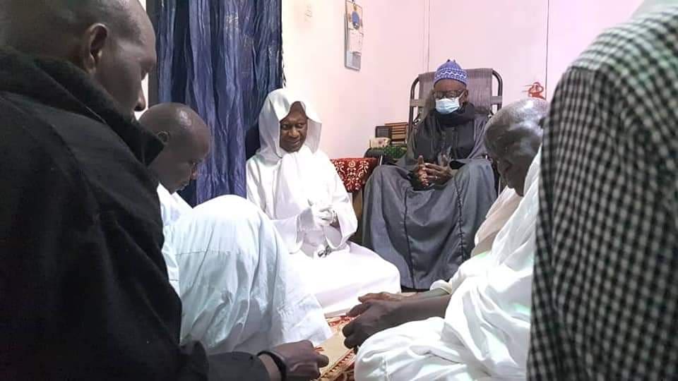 Cheikh Ahmadou Kara à Darou auprès du nouveau Khalif Serigne Bassirou Anta Niang (Photos)
