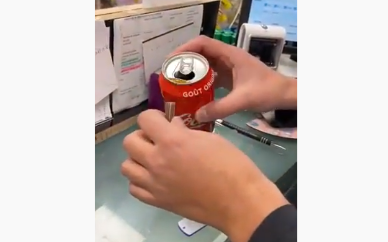 Bizarre : Une canette de Coca-Cola testée positive au coronavirus (Vidéo)