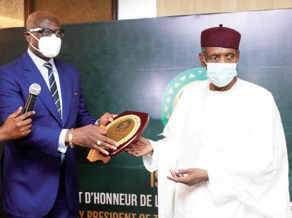 Rehabilitation : Issa Hayatou retrouve les honneurs de la CAF
