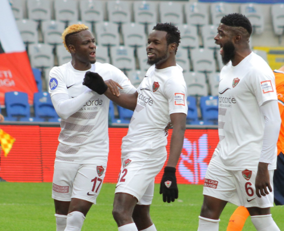 Süper Lig : Mame Biram Diouf s’offre un doublé face à Başakşehir de Demba Ba