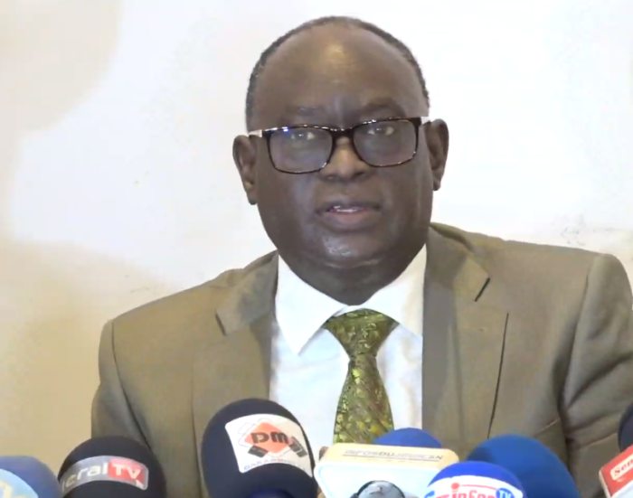 Me El H. Diouf face à la presse: 3e mandat, levée de fonds Pastef, Etat d’urgence (Senego-TV)