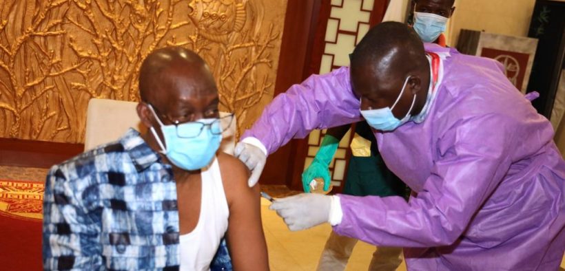Guinée: Le ministre de la Défense rejette le vaccin Pfizer prend celui Russe SputnikV