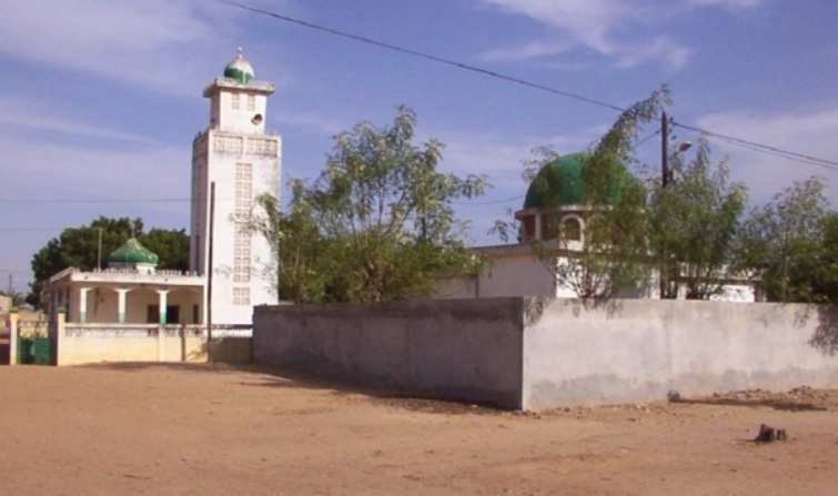 Ndiassane : Le Khalife Cheikh Bécaye Al Bécaye Kounta prend sa première dose de vaccin anti-Covid-19