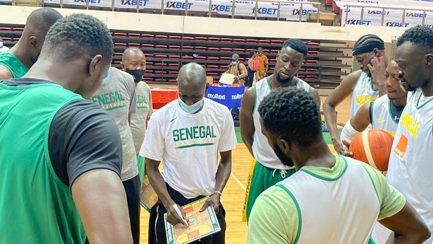 Afrobasket 2021 – Pabi Gueye, coach des Lions : « Aborder sereinement le match contre le Kenya »