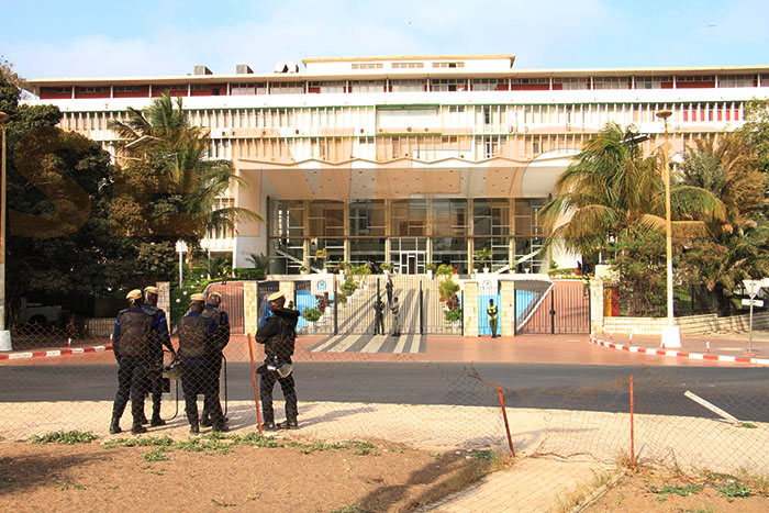 (15 photos) – Affaire Sonko : L’Assemblée nationale sous haute surveillance policière