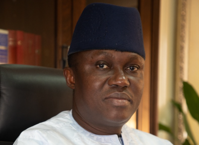 Réponse à Felwine Sarr par Mamadou Ndione* – « Sénégal : Une démocratie debout »