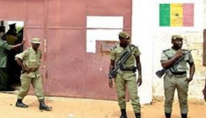 Mac de Mbour : Deux détenus s’évadent de prison, dont le fils du journaliste Mansour Diop