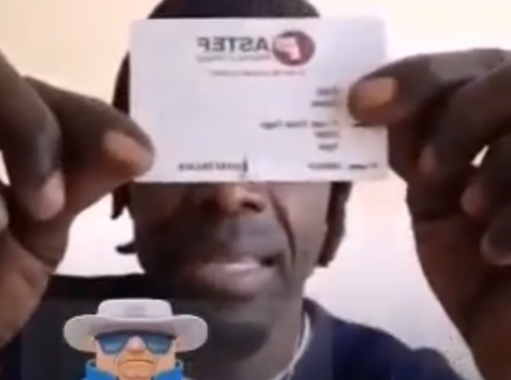 Affaire Adji Sarr : Ce militant très remonté contre Sonko déchire sa carte de membre en live (Vidéo)