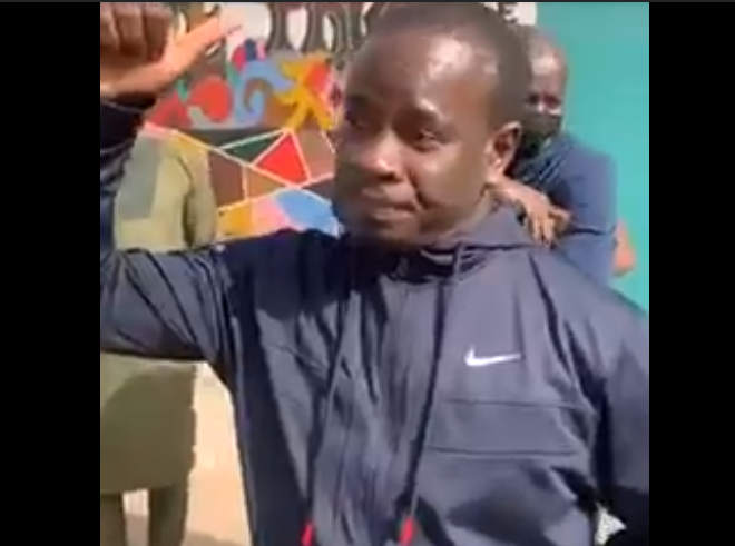 Les premières images de Souleye Diop et Abass Sall à leur sortie de la prison de Sébikhotane (Vidéo)