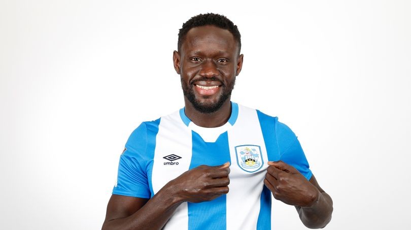 Huddersfield Town : Le club annonce la fin de saison pour Baye Oumar Niasse 
