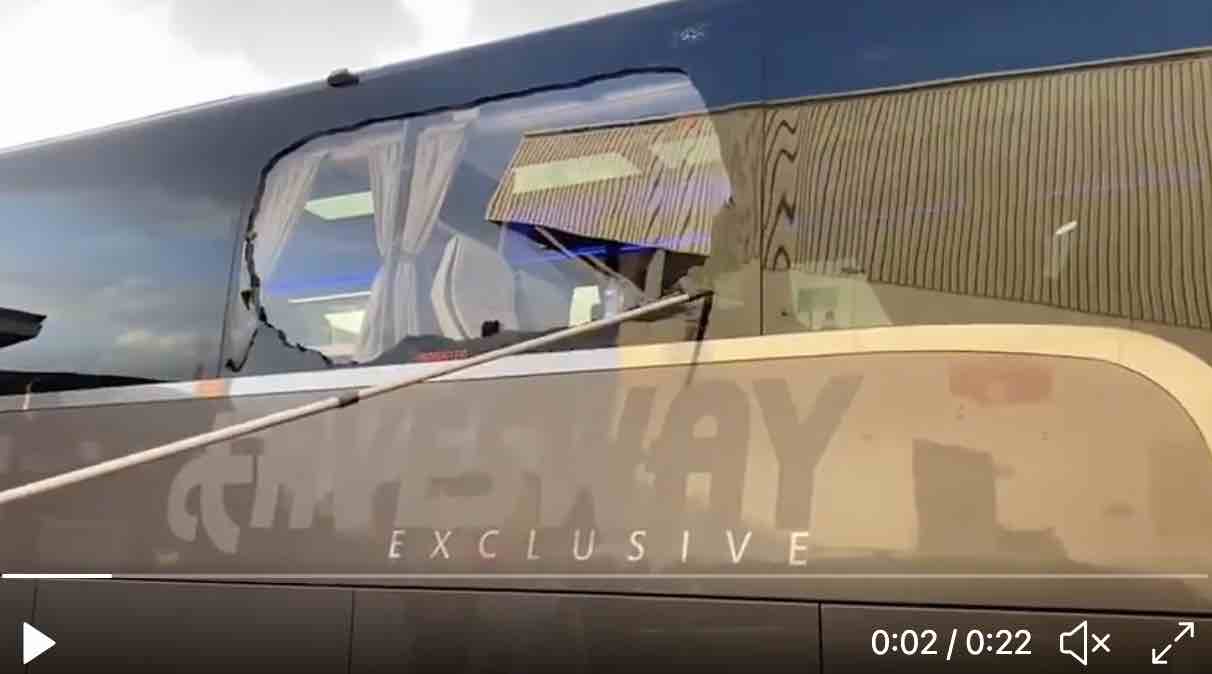 Le bus du Real Madrid “attaqué” à Liverpool (Vidéo)