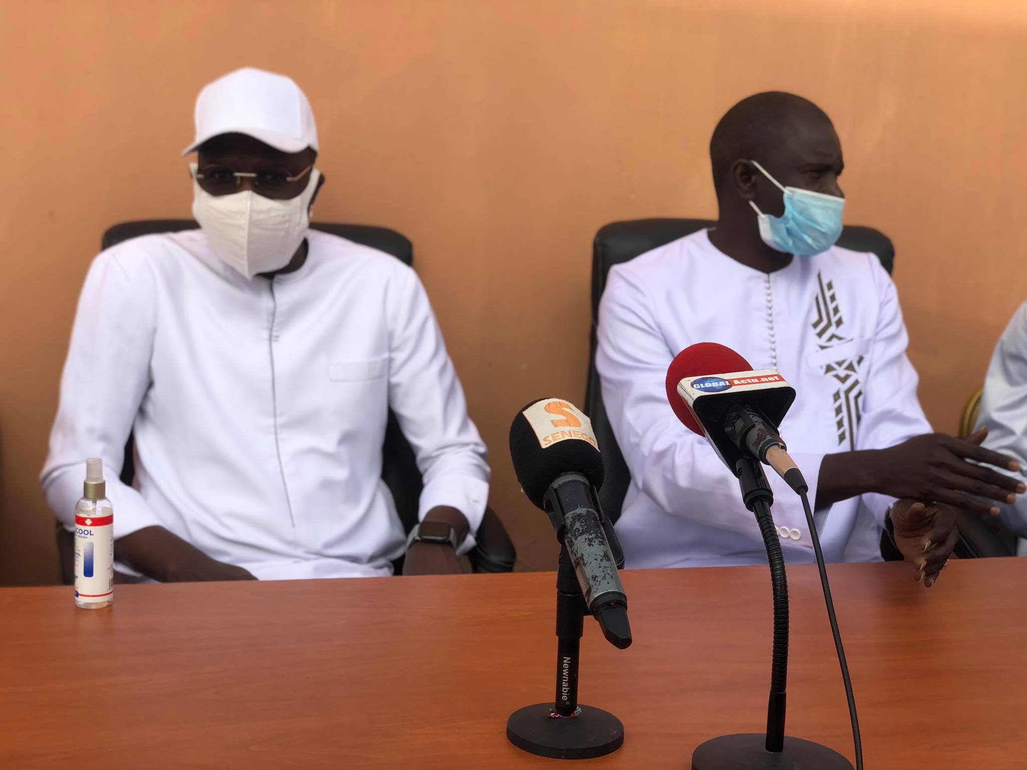 Khalifa Sall rend visite au Dr Babacar Diop des Fds (Senego Tv)