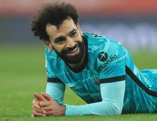 (Vidéo) Foot : Cette surprenante réaction de Salah après le raté de Sadio Mané fait jaser