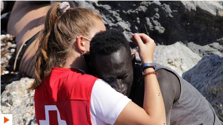 Espagne : Le Sénégalais, embrassé par une Espagnole, parle pour la première fois (Vidéo)
