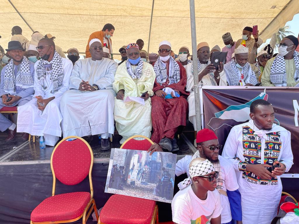 Manif contre Israël : Macky Sall représenté par Cheikh Abdoul Ahad Mbacké Gaindé Fatma (Photos)