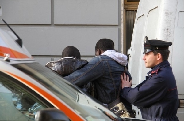 Italie : Un «Modou-Modou» poignardé par une prostituée