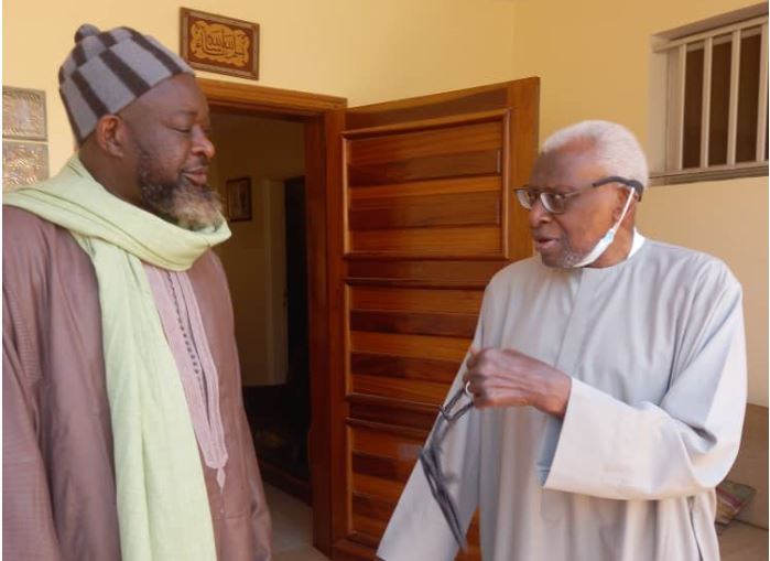 Serigne Abdou Mbacké chez Lamine Diack: « Priez pour lui, il a beaucoup apporté au Sénégal »