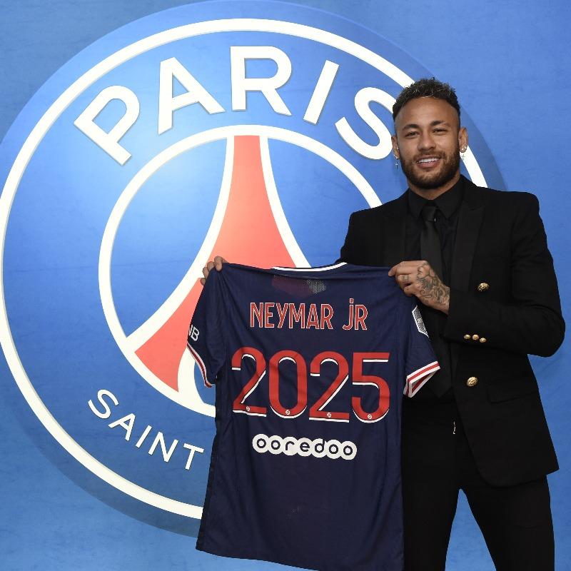 Foot – Ligue 1: Neymar au PSG jusqu’en 2025, c’est officiel!
