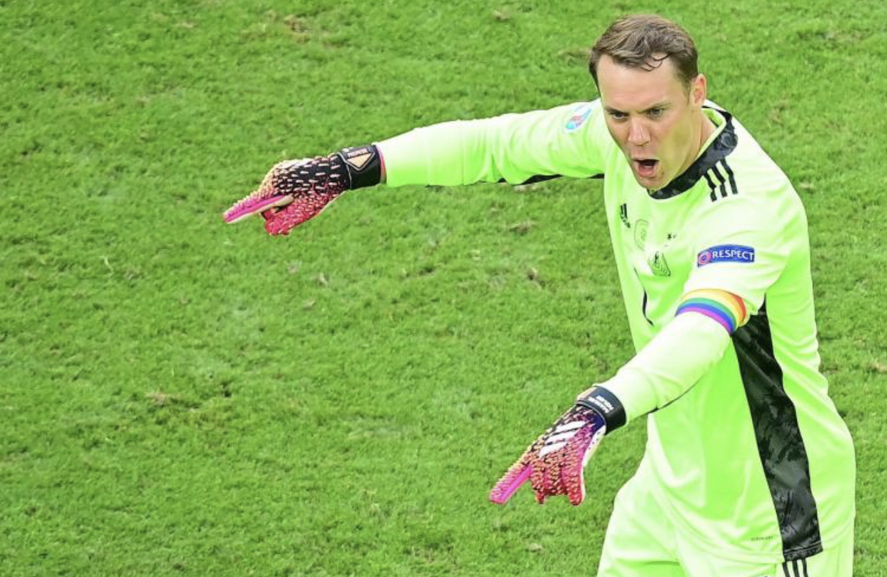 UEFA : Manuel Neuer ne sera pas finalement sanctionné pour son brassard LGBT !