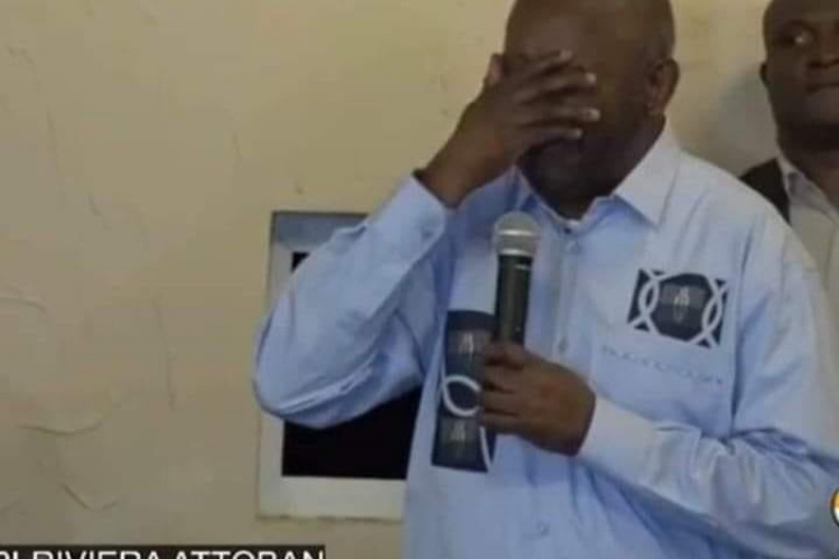 Côte d’Ivoire : Laurent Gbagbo de retour, 10 ans après, les larmes aux yeux (Vidéo)