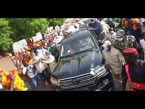 Thiès – « La coalition Bourou Ak Sow » en marche : Revivez l&rsquo;accueil populaire réservé à Macky Sall