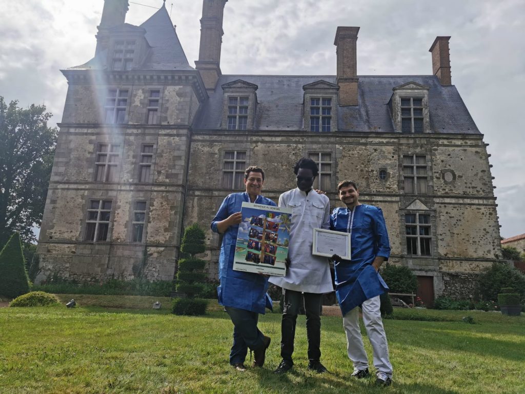 Paris : Le “prix national de la fraternité” décerné à Papis Niang Art bi Manageman