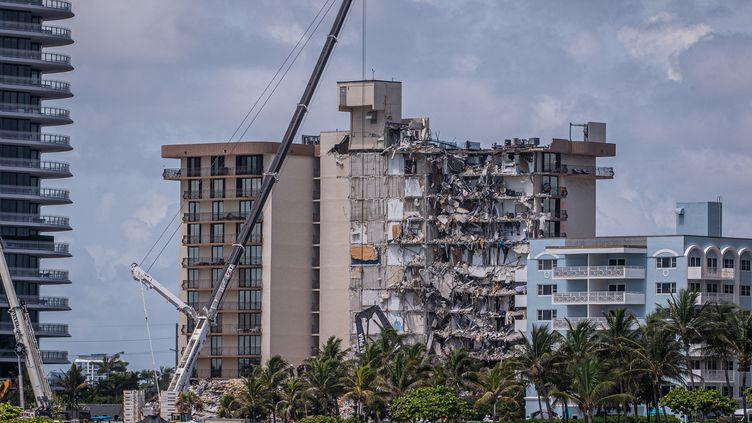 États-Unis : Le bilan de l’immeuble effondré en Floride passe à 10 morts !
