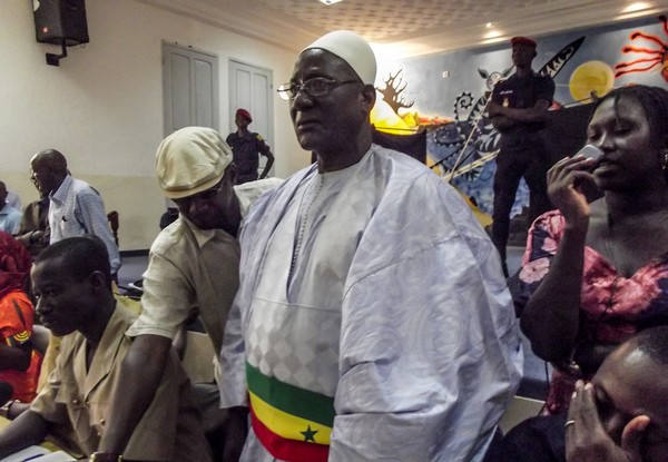 Rufisque : Le maire à l&rsquo;assaut de corona