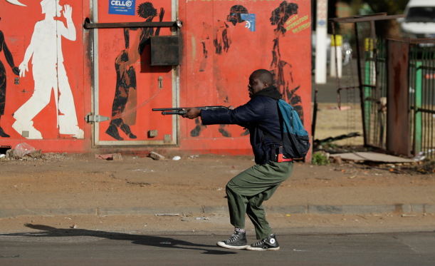 Violences en Afrique du Sud : Le bilan grimpe à 337 morts...