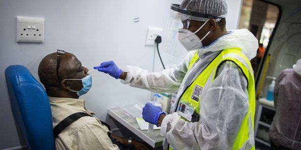 Covid-19 : « 2022 peut marquer la fin de la phase aiguë de la pandémie », (OMS)