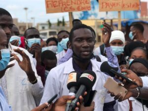 Dette au Privé : Les Étudiants Infirmières et Obstétricales accusent Cheikh Oumar Hann