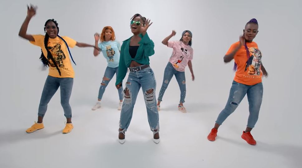 Ma Sané signe son retour avec « Man ak Yaw ». (Clip officiel)