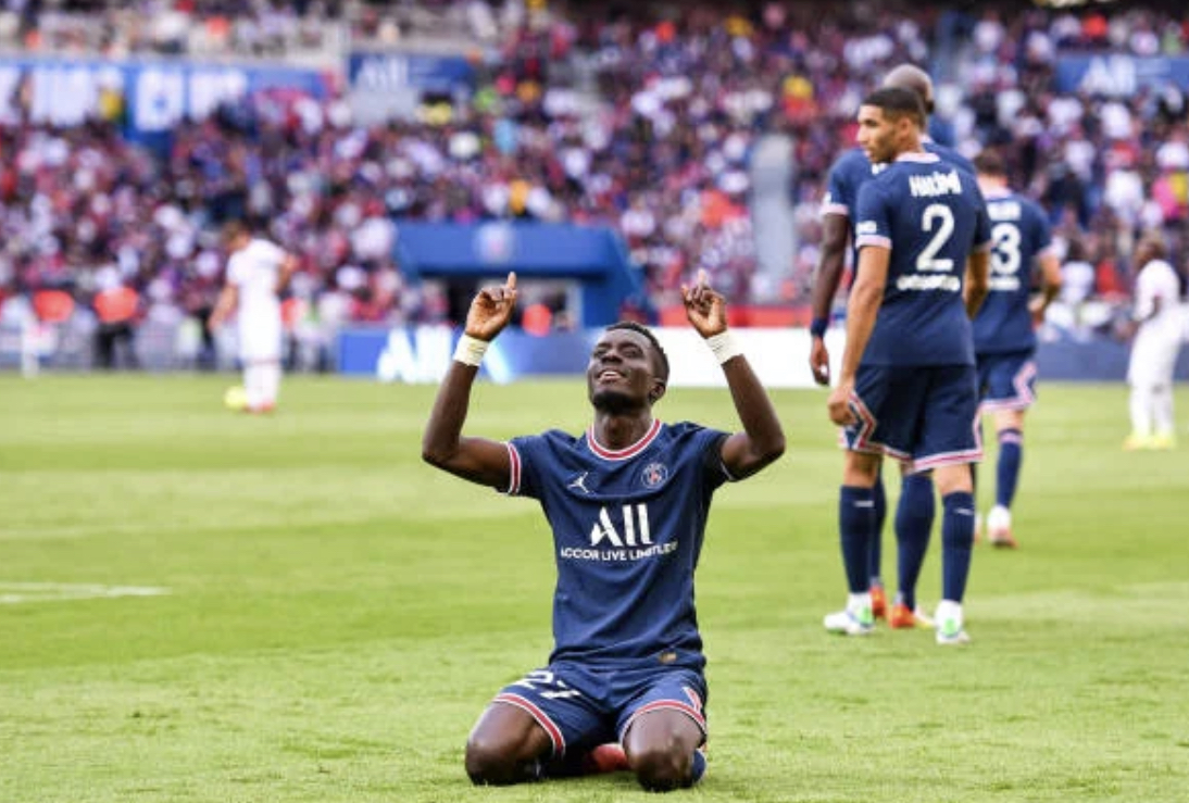 PSG : L’entraîneur Mauricio Pochettino encense Idrissa Guèye !