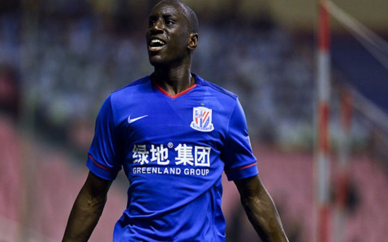 Foot – Demba Bâ: « Shanghai Shenhua m’a offert un salaire que je n’aurais jamais reçu ailleurs »