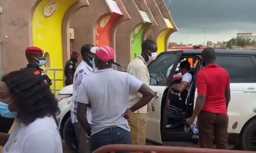 Sénégal/Togo: El Hadji Diouf bloqué à l’entrée du stade Lat Dior de Thiès pour défaut de badge
