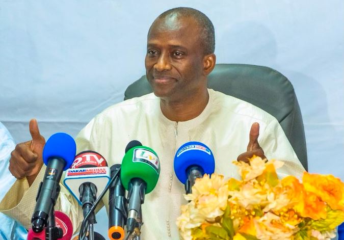 Locales – Dieuppeul/Derklé : Macky investit le Dg du Port Aboubacar Sedikh Beye