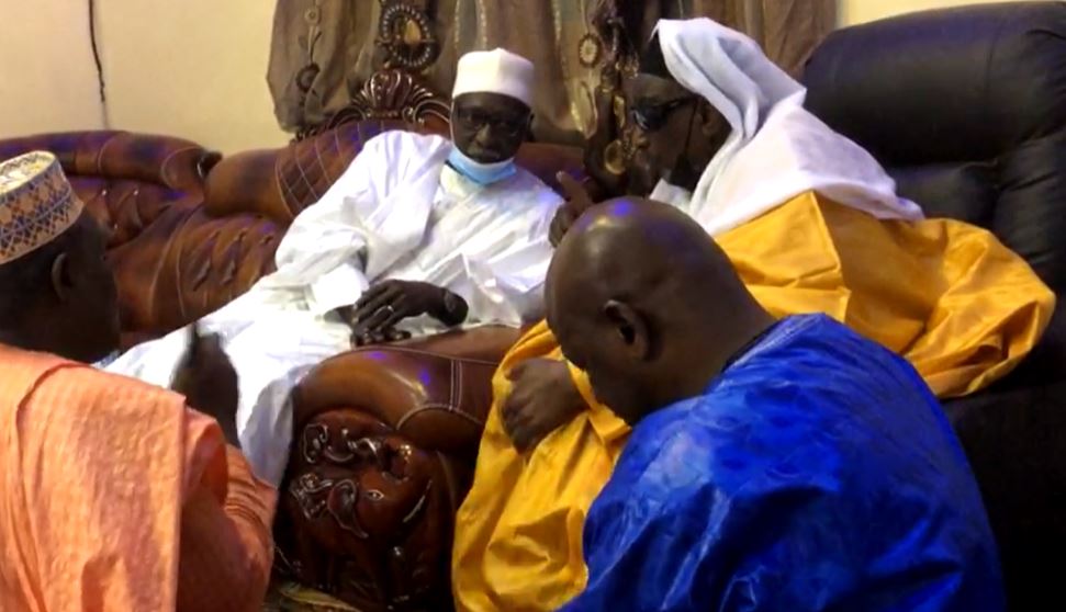 Condoléances : Serigne Babacar Sy Mansour chez Thierno Bachir Cheikh Oumar Tall...(vidéo)