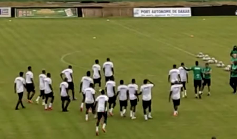Thiès : Premier galop d'entrainement des Lions, avec la première de Bouna  Sarr (Vidéo) - Senego.com