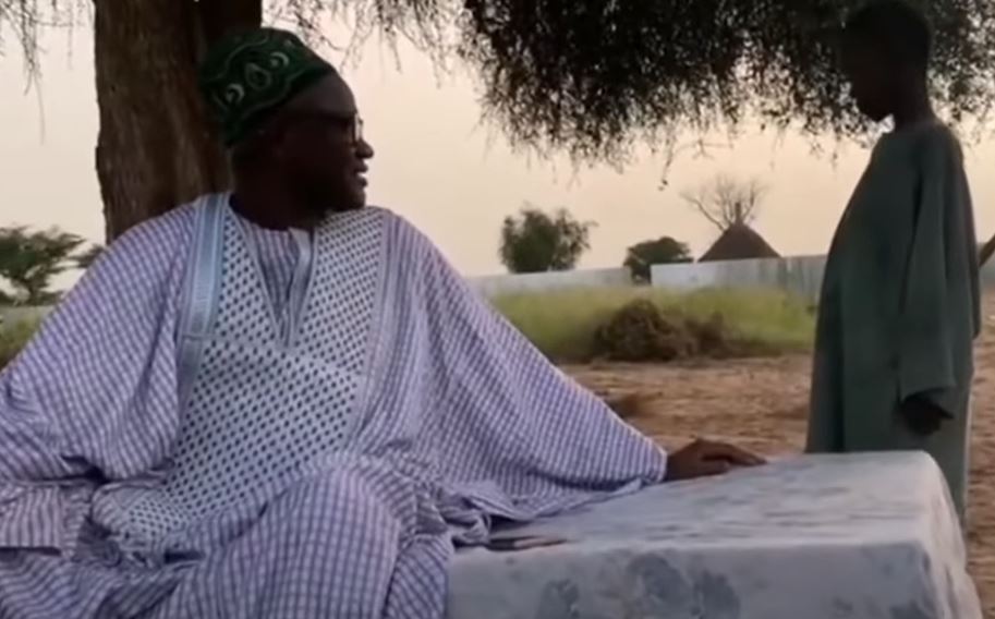 Emouvant: Serigne Abdou Samad Mbacké donne des conseils à son fils Ndongo Daara (vidéo)