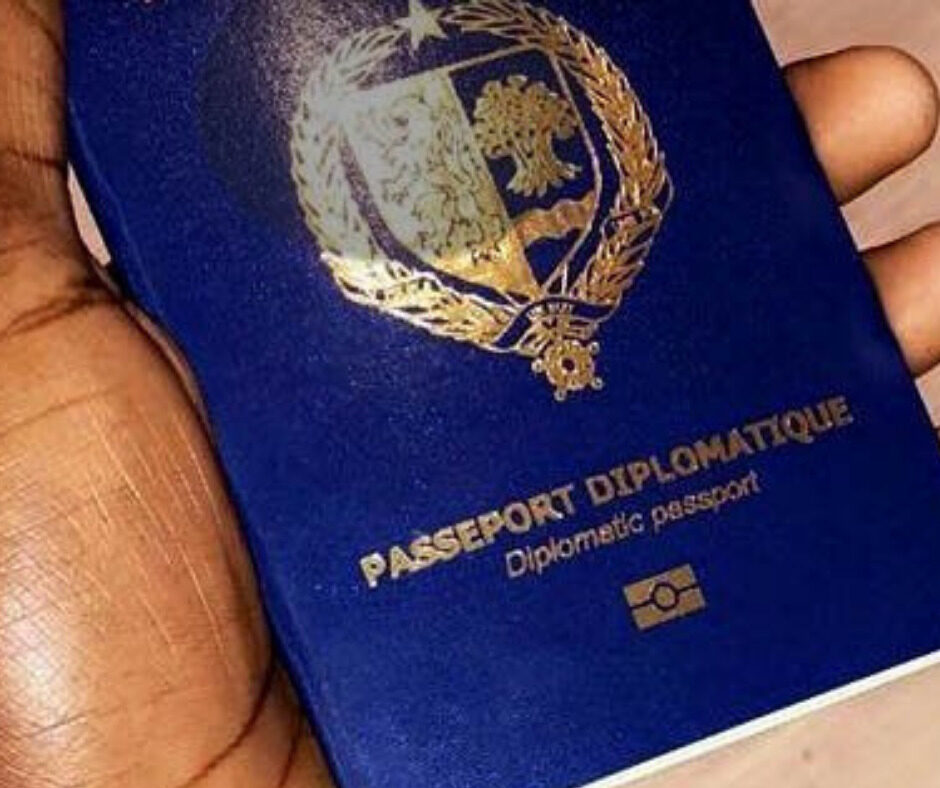 Passeport-diplomatique-du-Senegal-e1631621928363