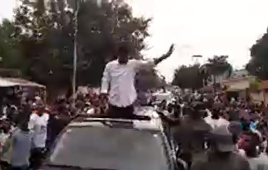 Direct-Ziguinchor : Caravane de Sonko dans les artères de la ville… video