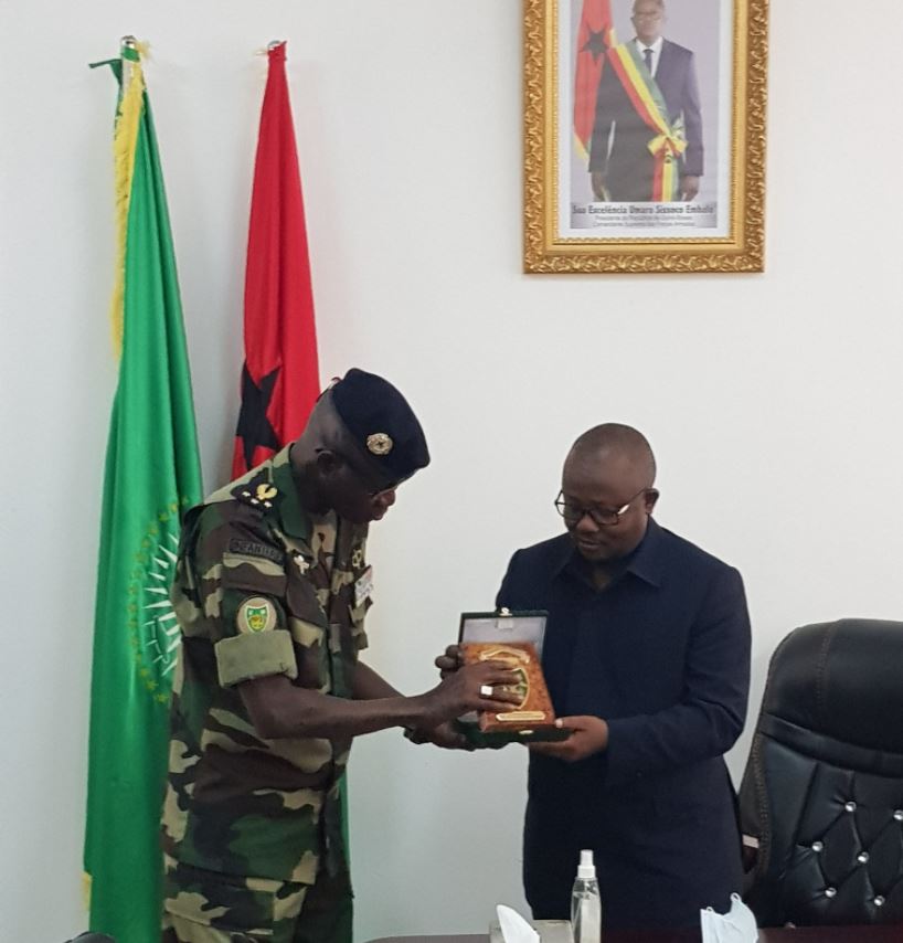 Guinée Bissau : Le président Umaru Sissoco Embalo reçoit le Cemga Cheikh Wade (Photos)