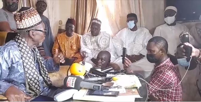 Medina Baye : Yewi Askan Wi vilipende Macky devant Serigne Mahi Niasse…vidéo